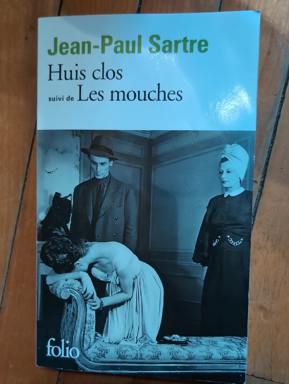 Jean-Paul Sartre "Huis clos / Les mouches" Folio Paperback - Blue/Black Cover